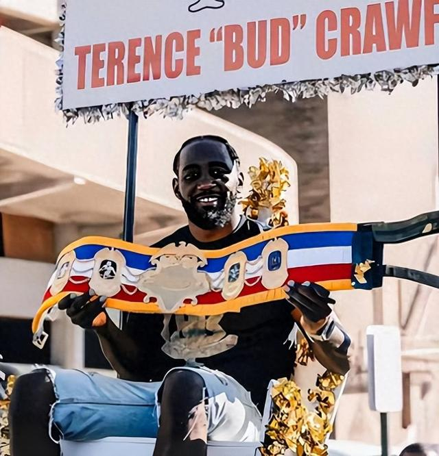 克劳福德巅峰退役藏真相：野望不敌健康，拳坛暗流值得警惕|特伦斯·克劳福德|金腰带|贾尼贝克·阿里姆哈努利|级别|药检_新浪体育_新浪新闻